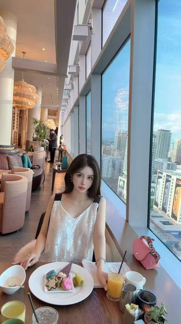 Chloe - Licensed massage therapist